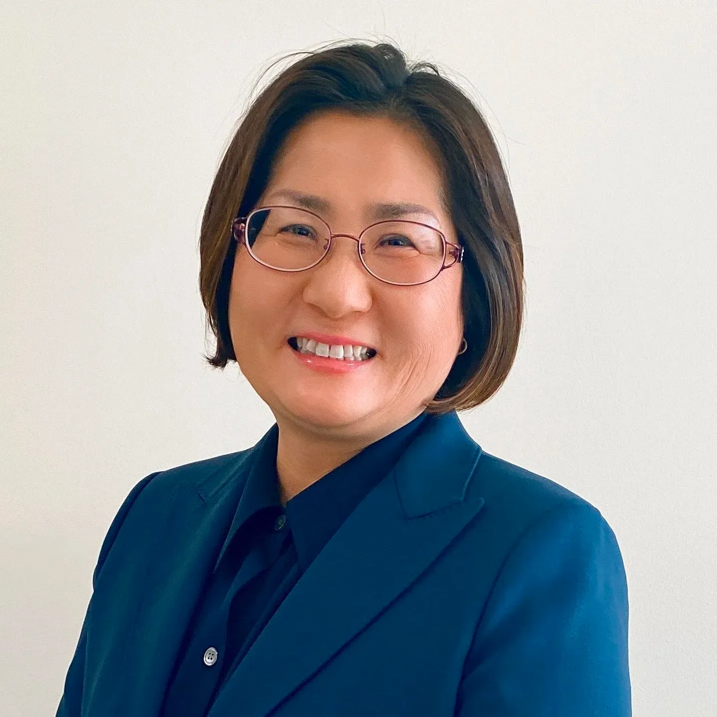 Teacher Mi Shares Benefit of Starting Lessons Early, Impact of the Tech Boom on Music, and Preference for Piano Adventures Books